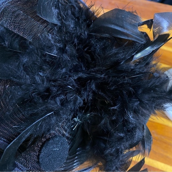 VINTAGE BLACK HAT FASCINATOR FEATHERS MADE IN USA 100% WOOL COSPLAY - Picture 3 of 12